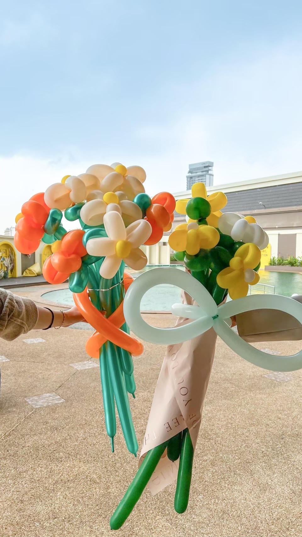 LEONIA Balloon บริการจัดช่อลูกโป่ง วันเกิด งานรับปริญญา งานแสดงความยินดี งานเปิดร้านใหม่ ช่อดอกไม้ลูกโป่ง ตามแบบ ตามงบของลูกค้า ชลบุรี ศรีราชา แหลมฉบังบางพระ บางแสน พัทยา